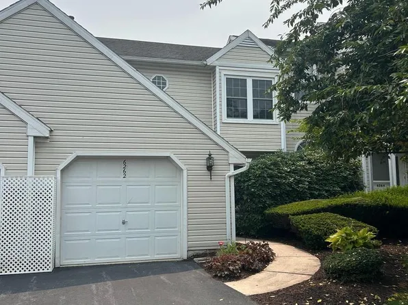 6262 Spring Knoll Dr, Harrisburg, PA 17111