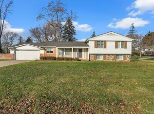 4002 Normanwood Dr, West Bloomfield, MI