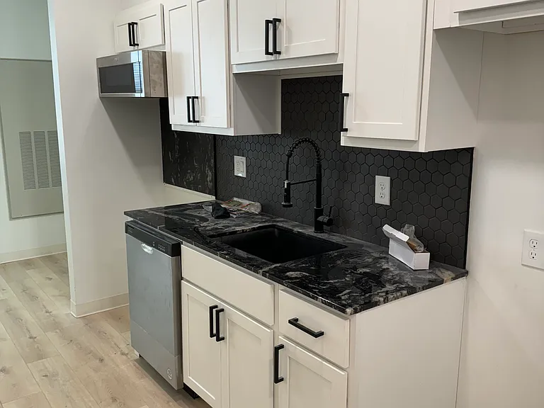 446 James St #11 — Photo 3