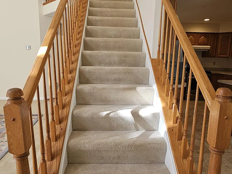 Stairs up to 2nd floor bedrooms