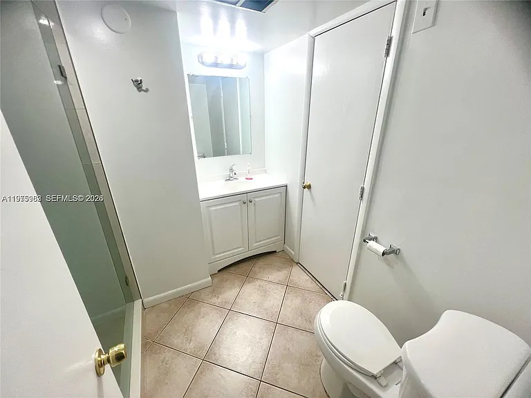 3115 Oakland Shores Dr #E208 — Photo 7
