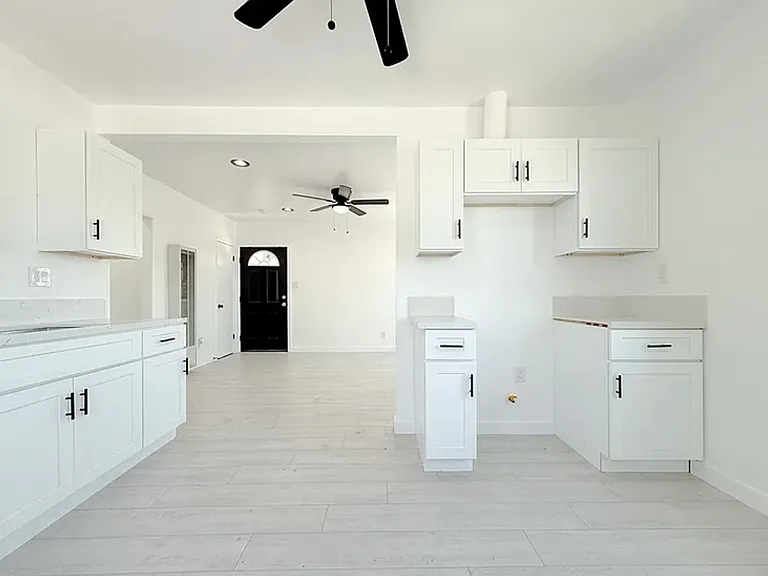 518 N Wilmington Ave #520 — Photo 5