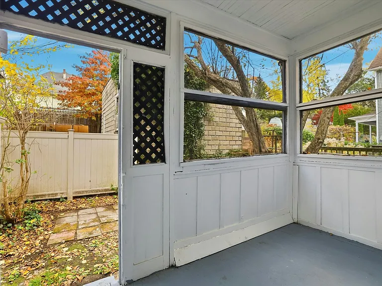 940 Monroe Ave — Photo 25