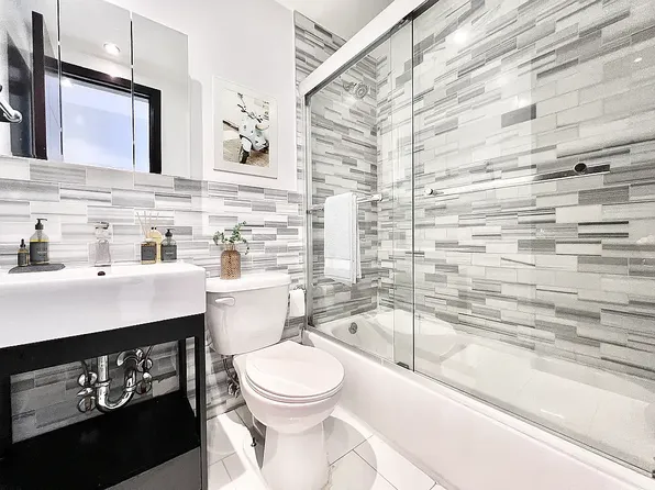 961 Columbus Avenue 4W image 2 of 11