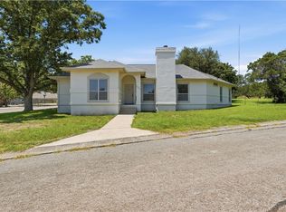 703 Lazy Bluff Ln, New Braunfels, TX 78130