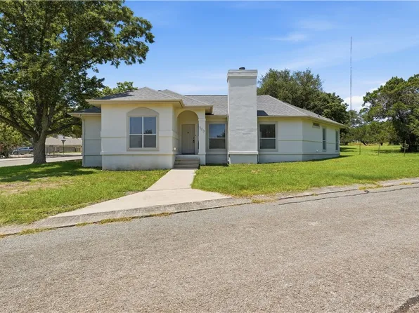 703 Lazy Bluff Ln, New Braunfels, TX 78130