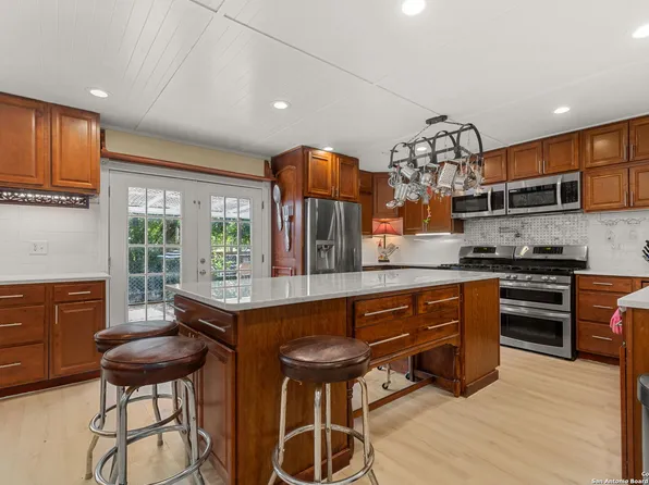 2142 James Bonham, San Antonio, TX 78238
