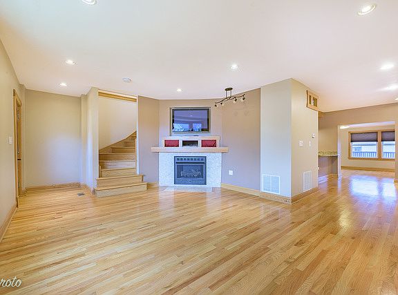 4th image of 3614 N Nordica Ave