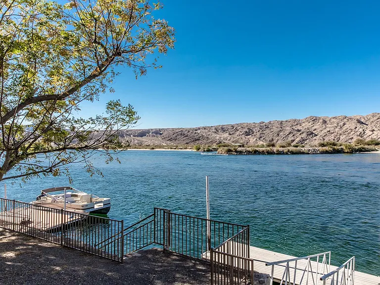 341 Riverfront Dr — Photo 12
