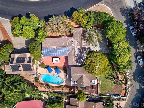 4th image of 7722 Roseland Dr