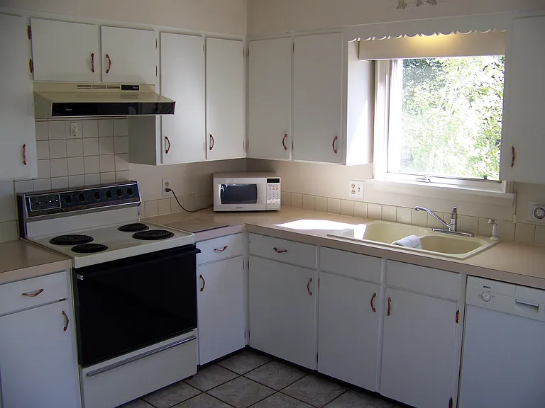 1109 Hillcrest Dr — Photo 5