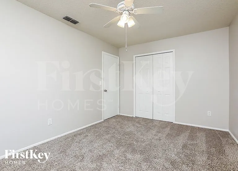 391 E Palmetto Ave — Photo 12