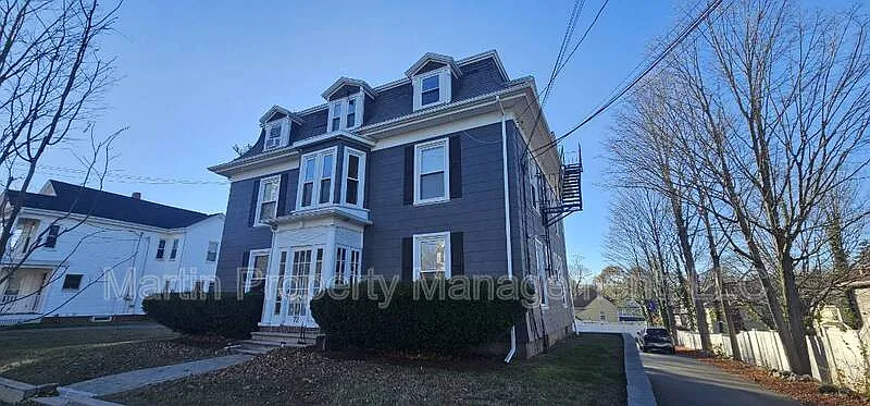 1 bed, 1.0 bath, 550 sqft, $1,950 — Photo 2