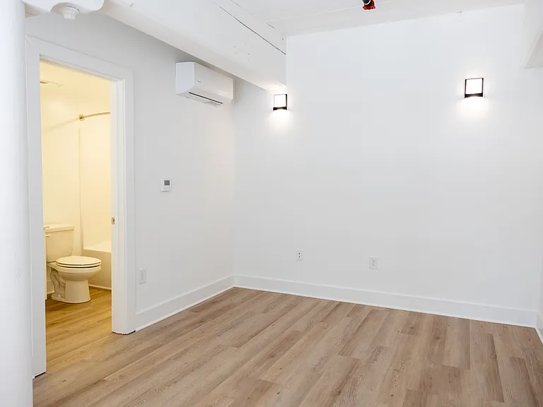 Overton Lofts — Photo 12