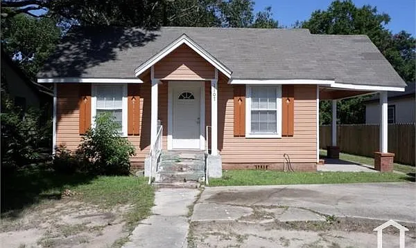 4 bed, $1,795 — Photo 1