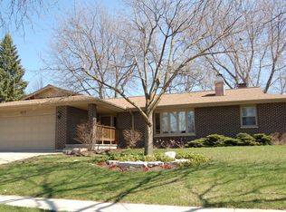 1626 Pickwick Ln, Dekalb, IL 60115