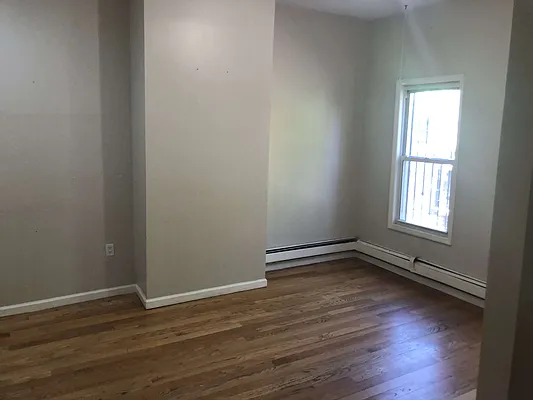 Rented by Metro Prop NY Corp | media 7