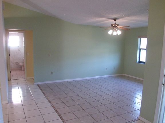 5th image of 642 SE Delancey Lane