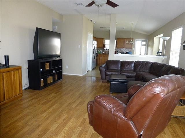 2nd image of 1105 Remington Dr