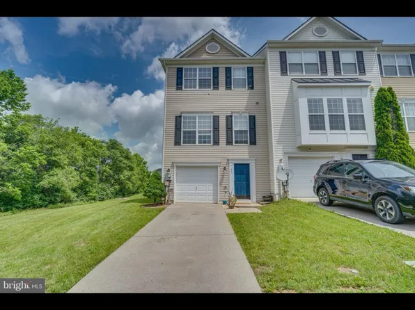 11 Hokes Run, Inwood, WV 25428