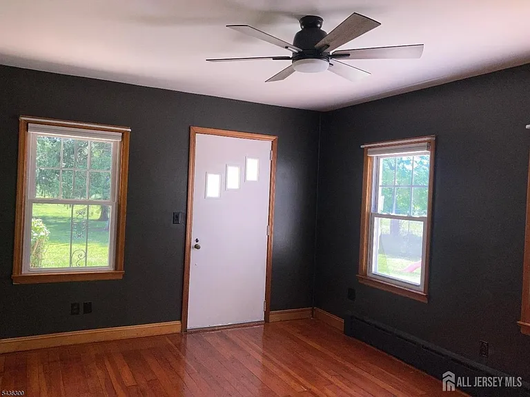 285 Cedar Grove Ln — Photo 2