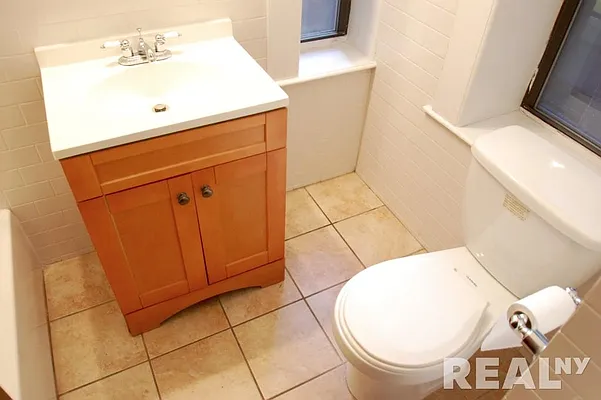 Rented by REAL New York | media 7