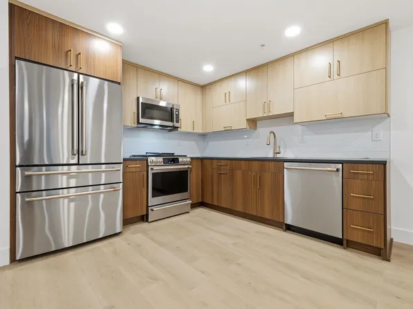 271 Webster Avenue image 1 of 17