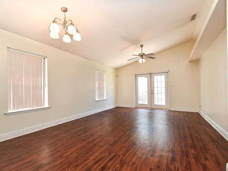 5309 Moonbeam Trl — Photo 8