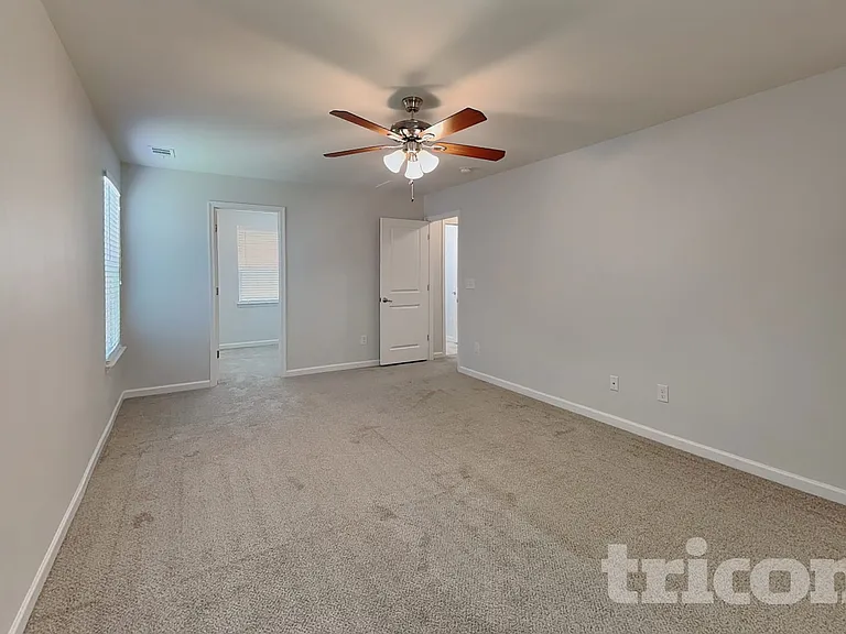 112 Hackney Ln — Photo 7