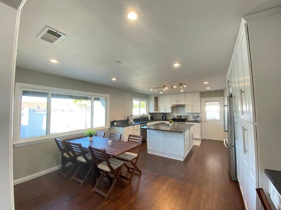 1053 Presidio Dr