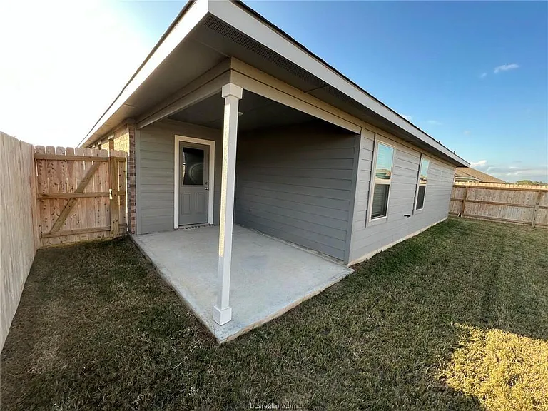 2427 Dog Leg Ln — Photo 5