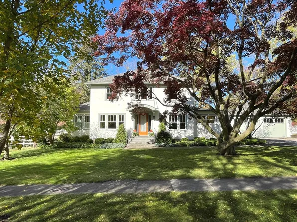 28 Academy Pl, Canandaigua, NY 14424