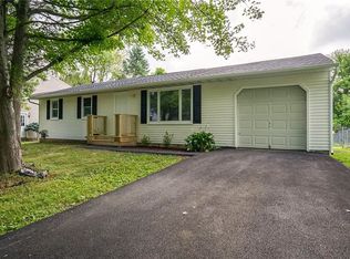 8108 Como Ln, Clay, NY 13041