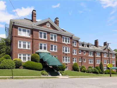 234 President Ave APT 4, Providence, RI, 02906