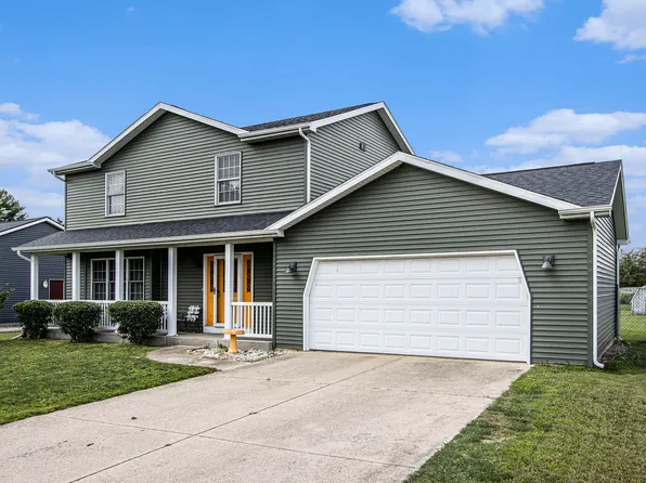 1077 S Apple Ct, Plainwell, MI 49080