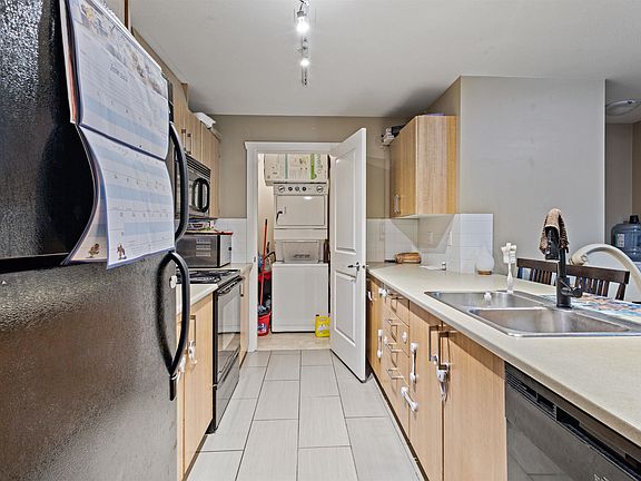 5th image of 45561 Yale Rd #404