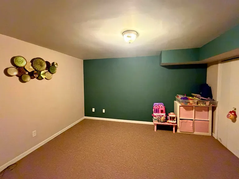 6028 Meadowview Dr — Photo 33
