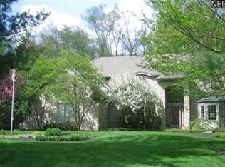 17311 Red Fox Trl, Chagrin Falls, OH 44023