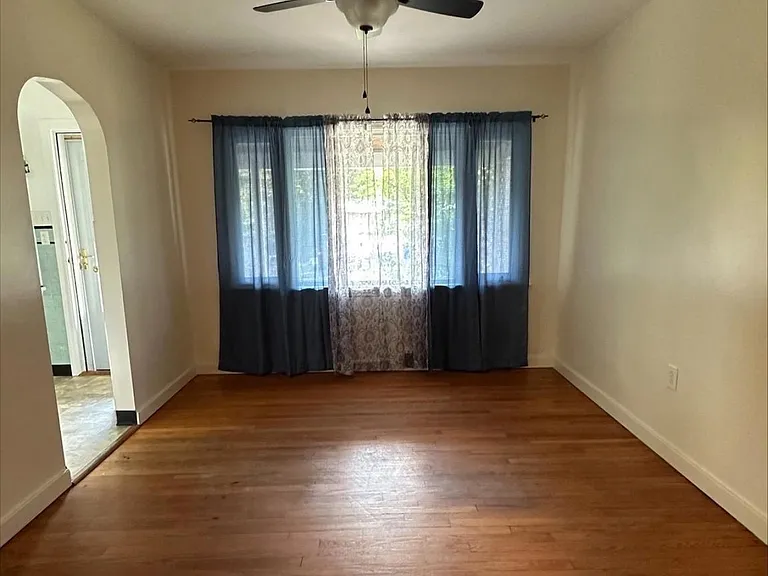 827 Lewisberry Rd — Photo 4