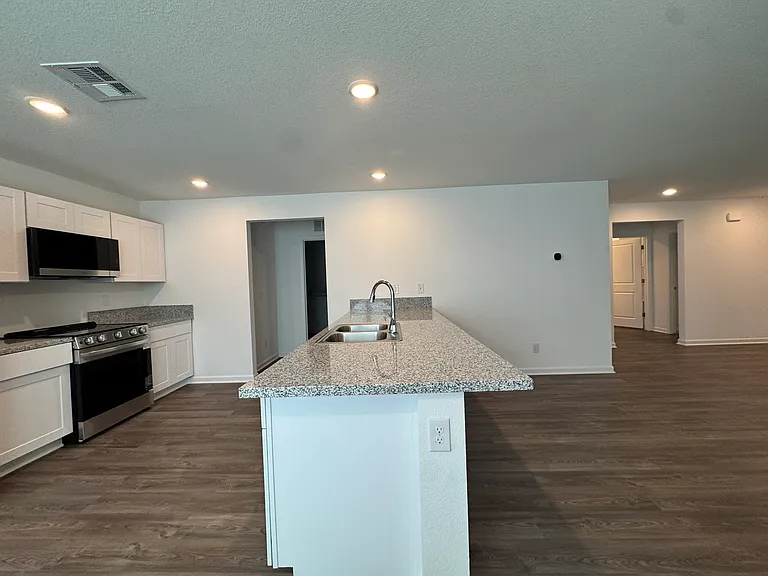 2800 Steamship Dr — Photo 8