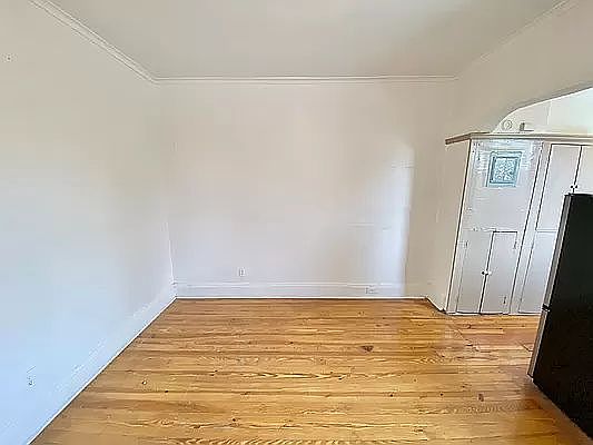4th image of 256 Withers St