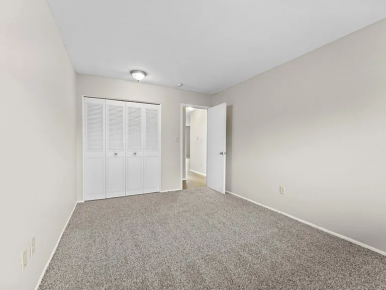 Park Forest Apartments — Photo 12