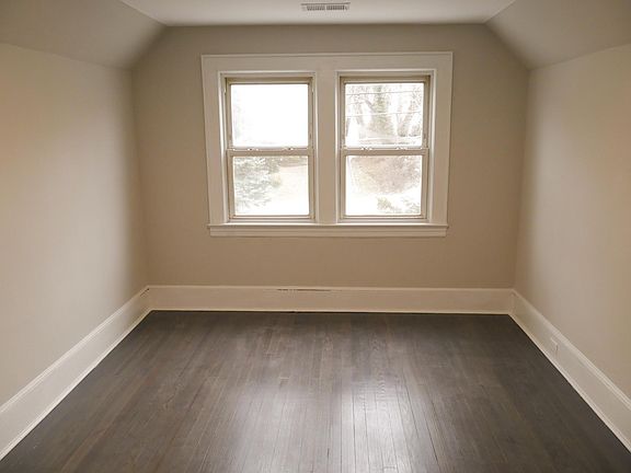 4th image of 110 Northfield Ave #2