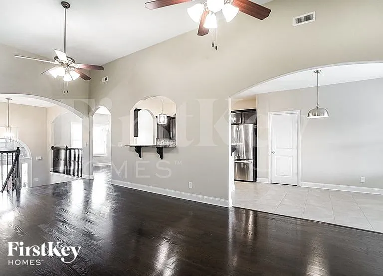 1315 Golden Eagle Way — Photo 3