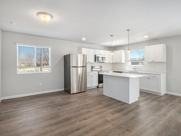 1302 Forest Valley Dr — Photo 7