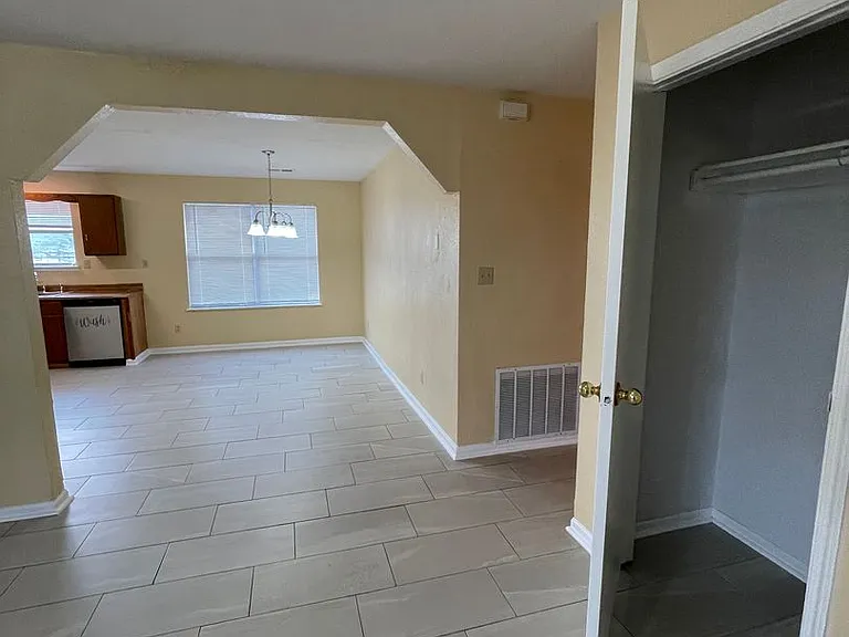 716 Persimmon Pass — Photo 16
