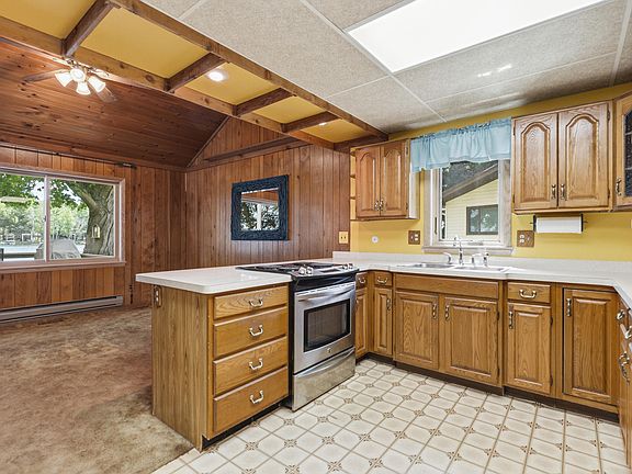 3rd image of 10860 3rd St