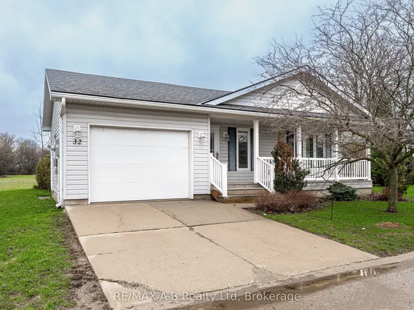 30 Ann St #32, Saint Marys, ON N4X 1C8