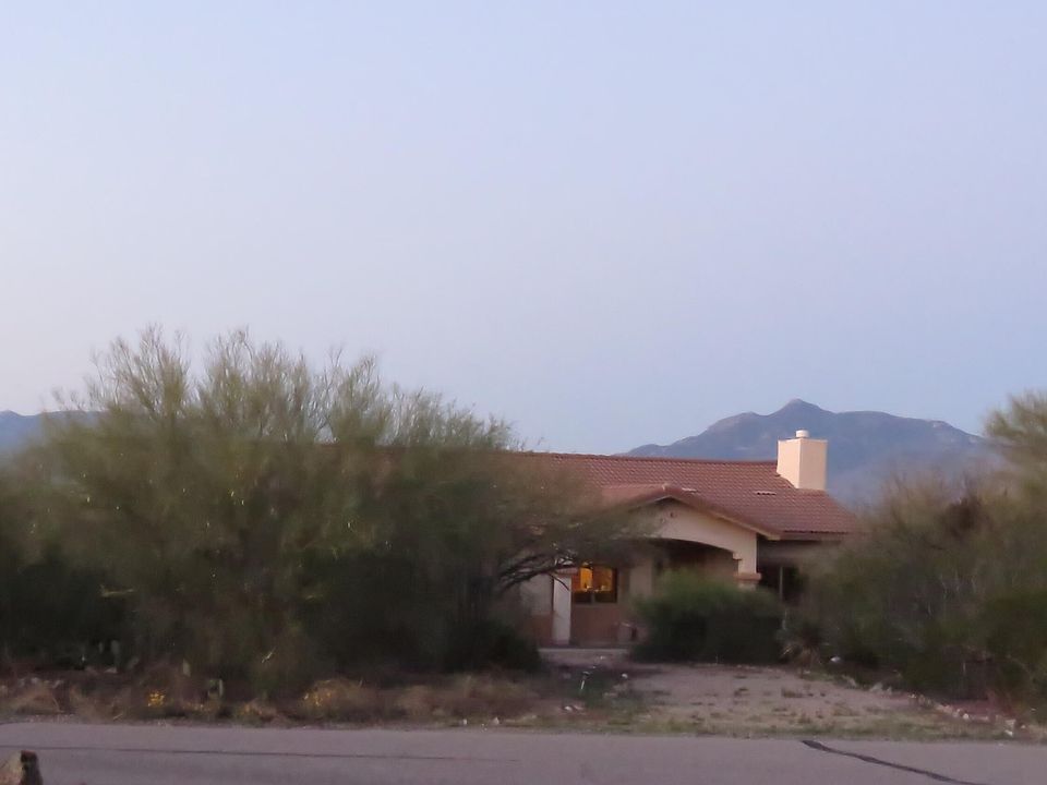 1st image of 220 N Slate Dr