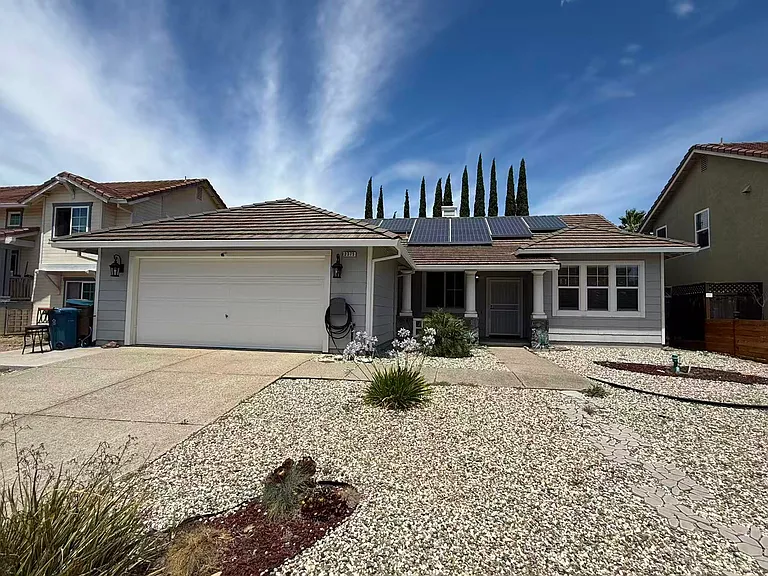 2375 Whitetail Dr — Photo 1